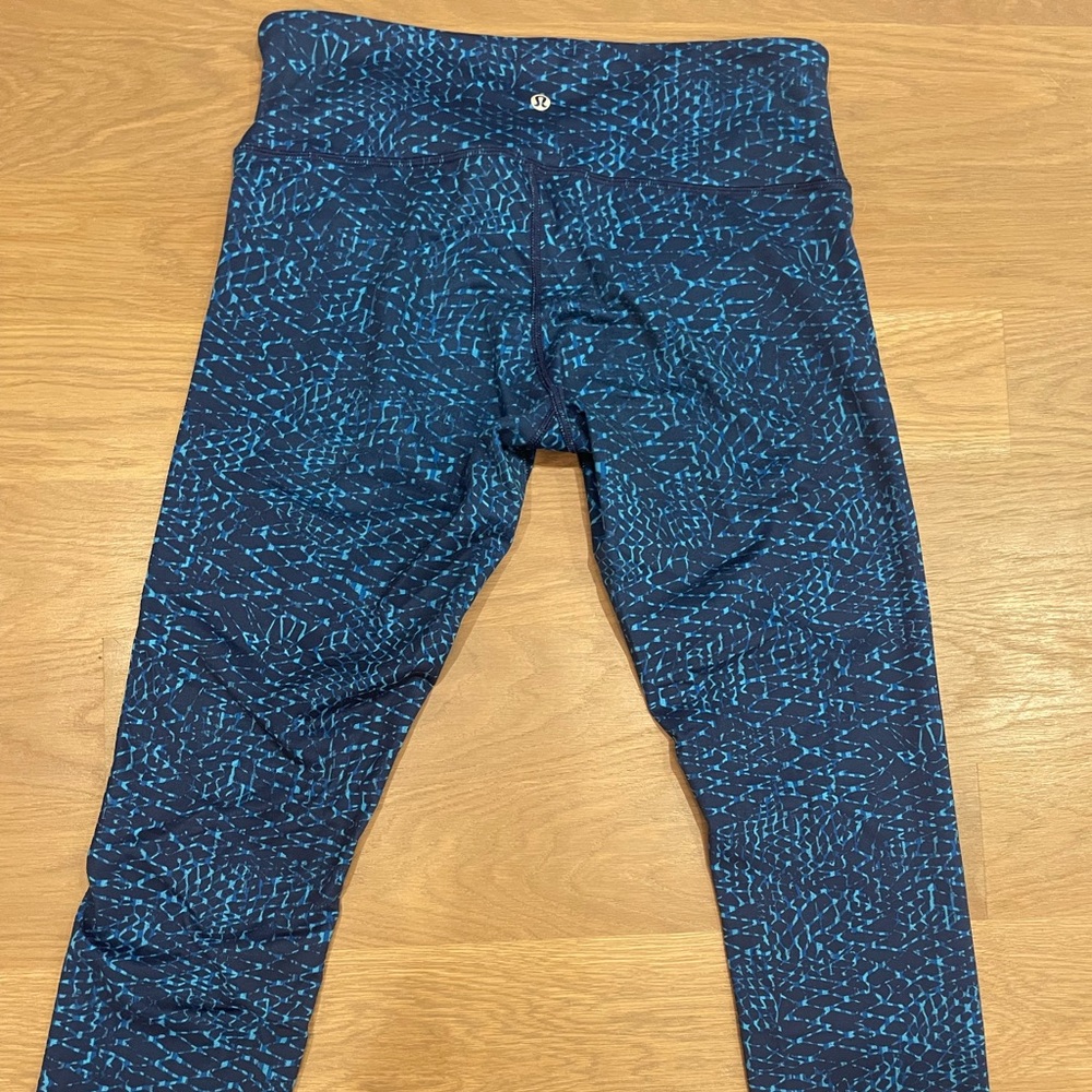 Women’s lululemon leggings. Size 10. Blue.